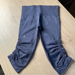 Lululemon In The Flow Crop II
Heathered Inkwell Used condition Sz 6